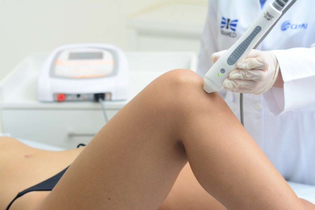 Fotobiomodulação Antares da IBRAMED para reabilitação - Lesão Ligamentar